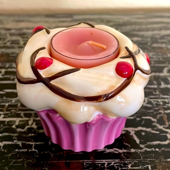 Kirklands Accents New Kirklands Pink Ceramic Cupcake Tea Candle